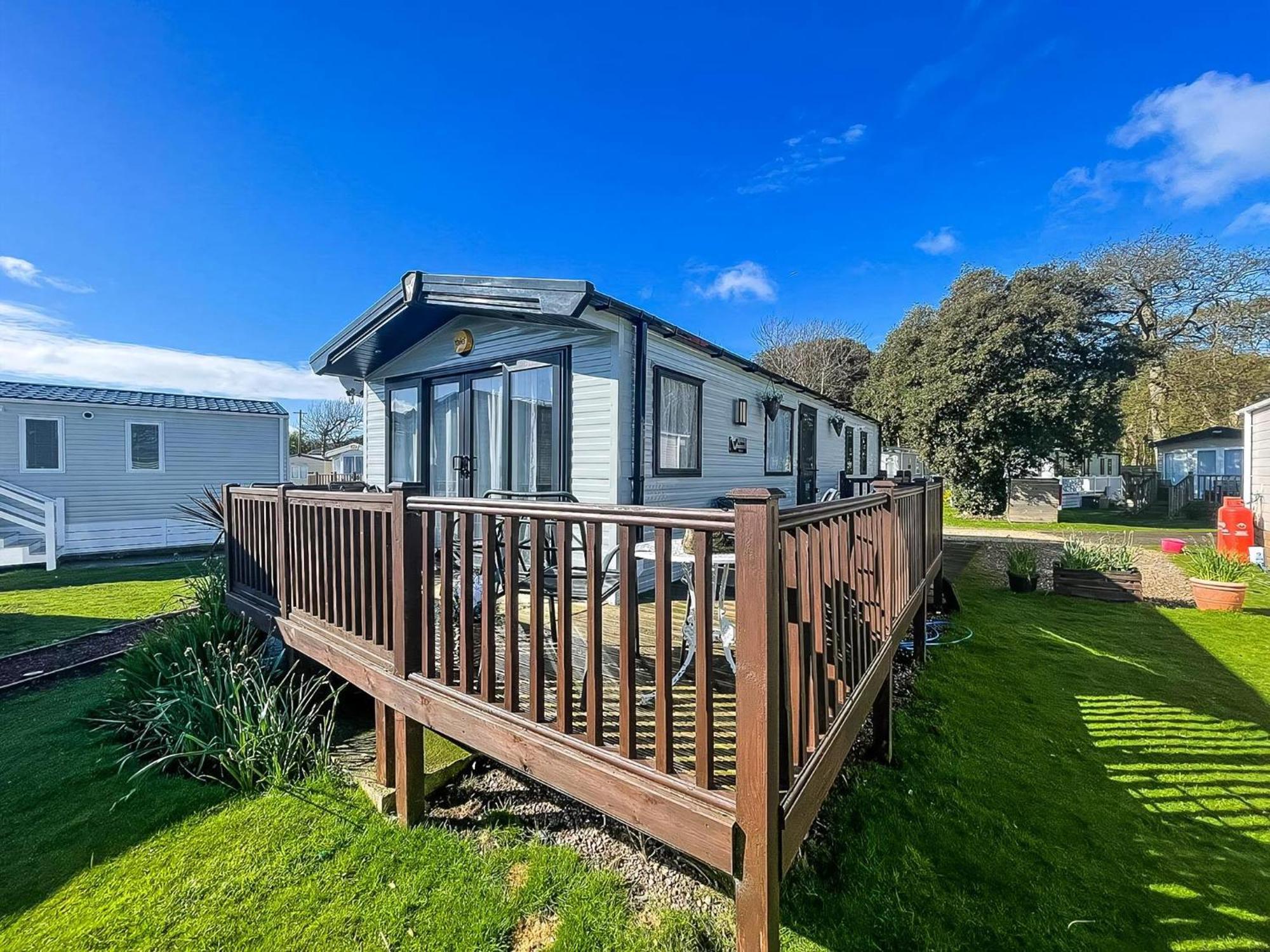 Beautiful Caravan For Hire With A Partial Sea View In Suffolk Ref 32042Az Lowestoft Ngoại thất bức ảnh