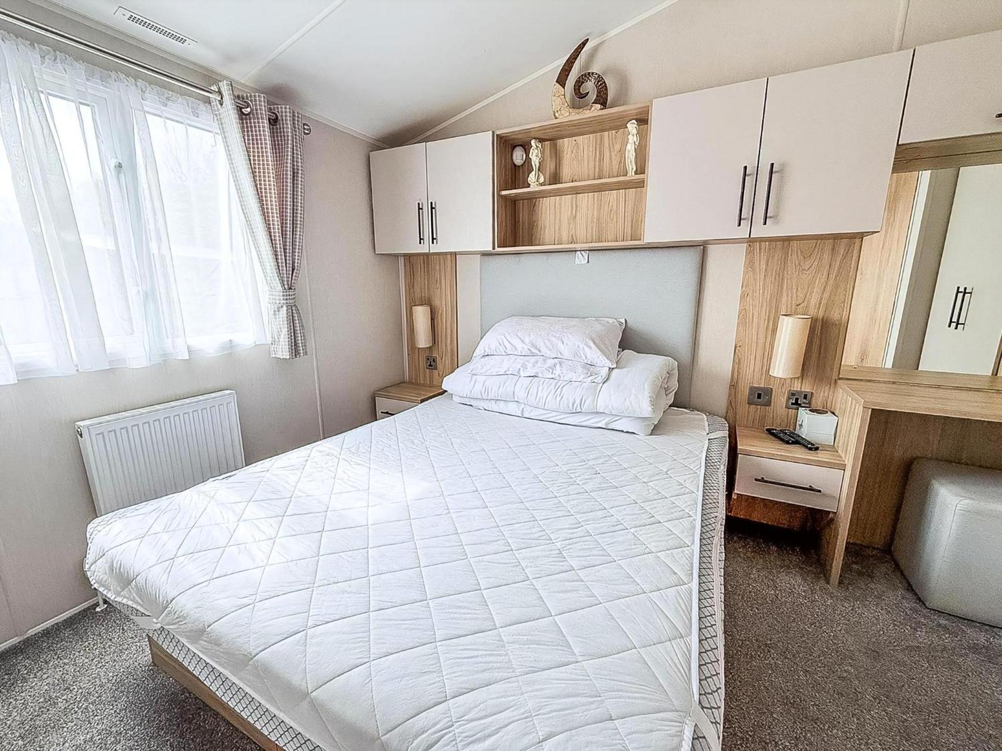Beautiful Caravan For Hire With A Partial Sea View In Suffolk Ref 32042Az Lowestoft Ngoại thất bức ảnh