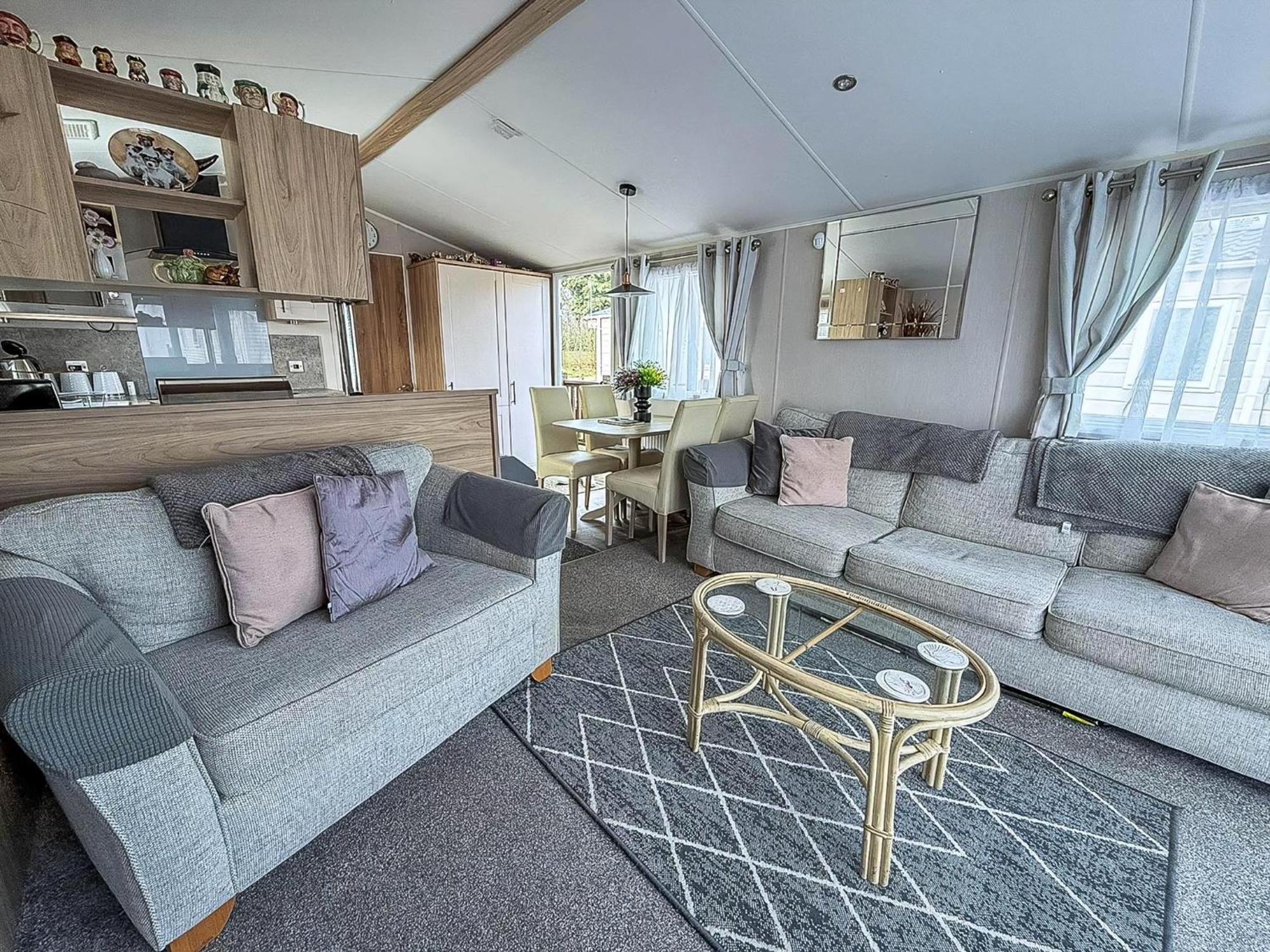 Beautiful Caravan For Hire With A Partial Sea View In Suffolk Ref 32042Az Lowestoft Ngoại thất bức ảnh